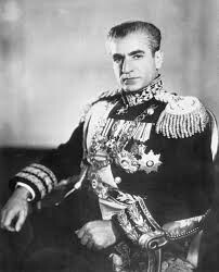 53 سال زمان کمی نیست برای یک مملکت؛ دوران جدیدی که رضاخان بنیان نهاد و پسرش ادامه داد. بالاخره این دوران باید کارنامه‌ای داشته باشد و قابل قضاوت باشد.
