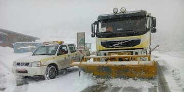 بارش در جاده‌های ۲۱ استان و ترافیک در برخی محورها/۱۲ جاده مسدود است