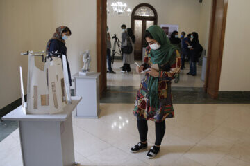 نمایشگاه «یادبود هفده هزار زن شهید، جانباز و آزاده»