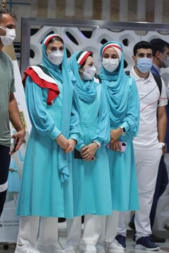 حذف «لباس رسمی» کاروان ایران از مراسم افتتاحیه/ رژه با ستِ ورزشی!
