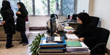 چالش‌های دورکاری زنان چیست؟ /زنان خانه‌دار مانند شاغلین نیز باید دستمزد فرزندآوری بگیرند!