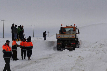 برف ۶۵۰ روستای لرستان را محاصره کرد