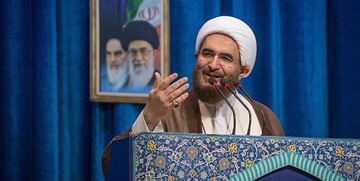 خطیب جمعه تهران: آزادسازی سواحل نشان داد می‌شود قانون‌های بر زمین‌مانده را اجرا کرد