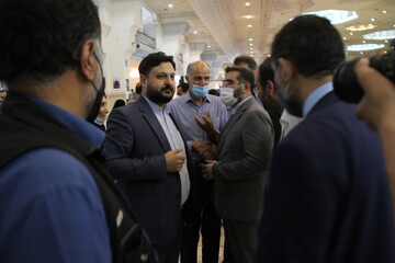 بازدید وزیر ارشاد از بخش مشاوره‌های قرآن بنیان نمایشگاه قرآن کریم