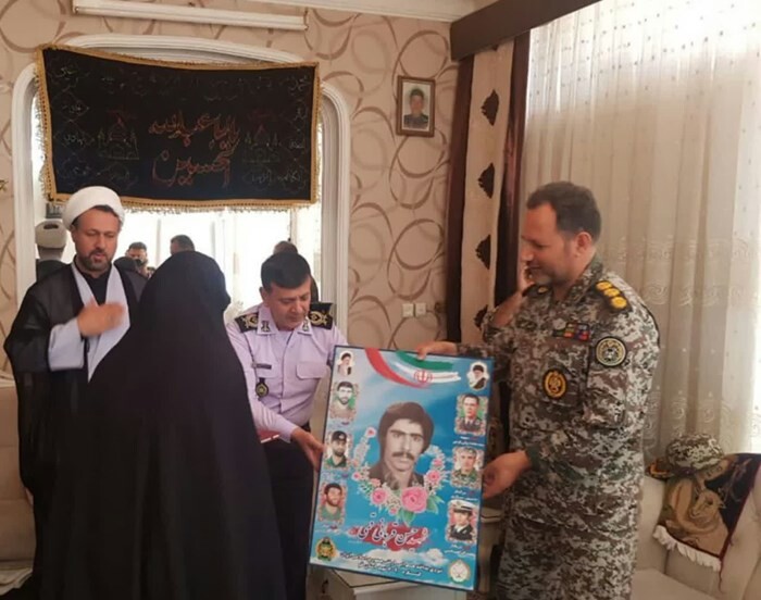 تجلیل فرماندهان ارشد پدافند هوایی ارتش از ۵۰ خانواده شهید در قم فرماندهان ارشد پدافند هوایی ارتش
