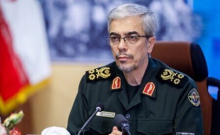 سرلشکر باقری: حضور ۳ هزار تروریست پشت مرزهای ایران را تحمل نمیکنیم سرلشکر باقری