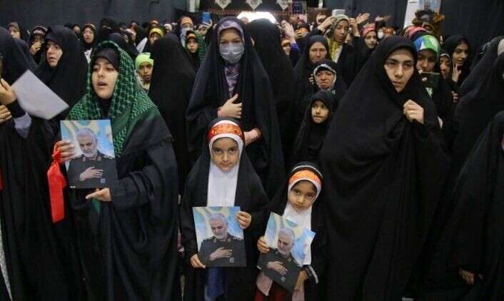 دهه هشتادی و نودی های عضو کانون های فرهنگی هنری مساجد قم با رهبر معظم انقلاب تجدید میثاق کردند دهه هشتادی و نودی ها