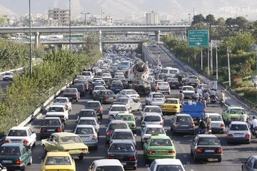 ضرورت تشکیل کمیته اضطرار آلودگی هوا/ انتقاد از مدیریت سنتی ترافیک
