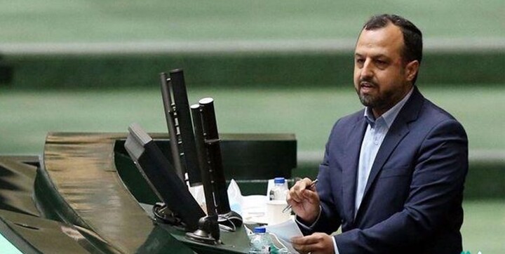 خاندوزی: فروش اموال مازاد بانکها رشد نقدینگی در کشور را کنترل میکند  وزیر امور اقتصادی و دارایی