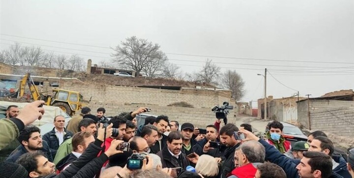 گلایه معاون اول رئیس جمهور از برخی کمبودها در مناطق زلزله زده/ مخبر: با فوریت به مشکلات و کاستی ها رسیدگی شود مناطق زلزله زده