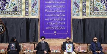 رئیس جمهور با خانواده شهدای امنیت مشهد دیدار کرد+عکس