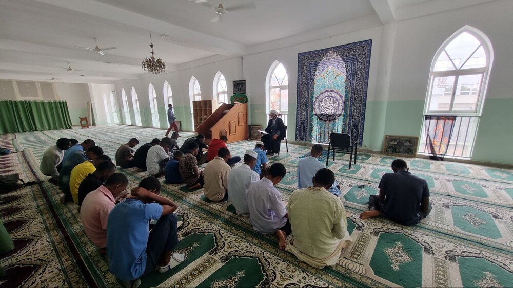 نماز جمعه در مسجد امام رضا در جزیره ماداگاسکار برگزار شد/ عکس و فیلم