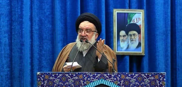 آیتالله خاتمی: مسئولان باید موانع تولید را از سر راه بردارند آیتالله سید احمد خاتمی