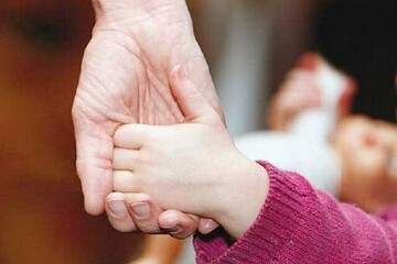 خانواده‌ها به مقوله فرزند آوری توجه داشته باشند