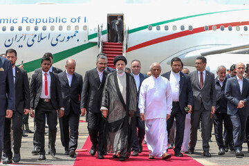 رئیس جمهور با استقبال نخست وزیر سریلانکا وارد این کشور شد
