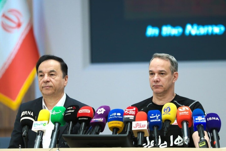 پائز: با قلبمان تلاش میکنیم اتفاق خوشایندی رقم بزنیم/ حضور بازیکنان بزرگ در تیم مهم نیست سرمربی تیم ملی والیبال