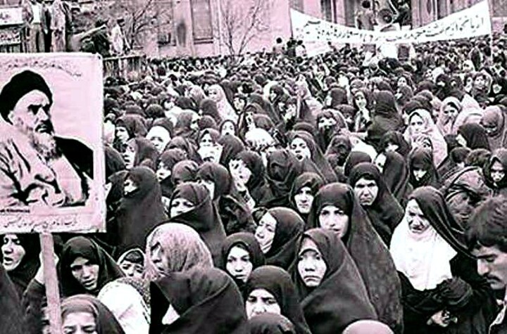 زنان؛ تاثیرگذار در قیام ۱۵ خرداد و تولد جدید اسلام ۱۵ خرداد