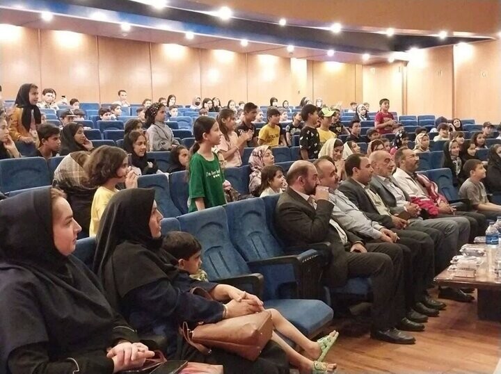 آرزوی ۳۰ کودک کار و خیابانی سمنان برآورده شد همایش کودکان کار