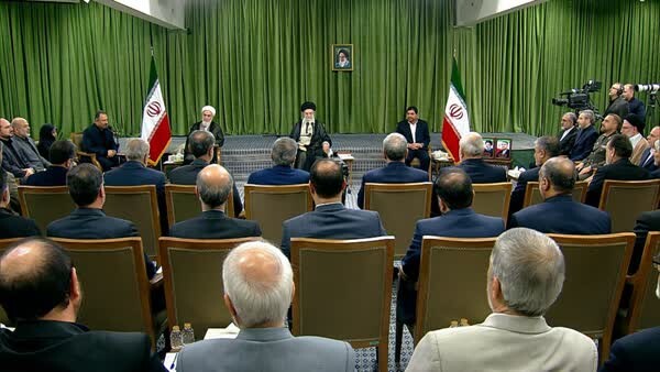 اعضای هیئت دولت سیزدهم با رهبر انقلاب دیدار کردند رهبر انقلاب