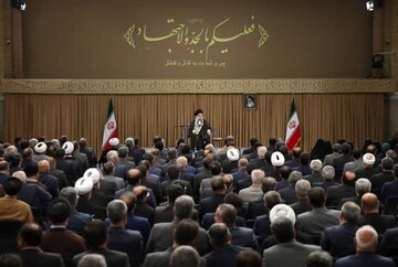 رهبر انقلاب: ایران قطعاً توقعات دولت‌های قلدر را نمی‌پذیرد