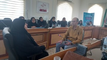 کارگاه آموزشی «مربی همیاران اجتماعی» استان بوشهر شهرستان دشتستان برگزار شد+ تصاویر کارگاه آموزشی مربی همیاران اجتماعی استان بوشهر شهرستان دشتستان در راستای تربیت مربی همیاران اجتماعی به همت سازمان امور اجتماعی کشور و با مشارکت موسسه خانواده اسلامی و تربیت معنوی خاتم مجری بخش مردمی سازمان امور اجتماعی و مجمع ملی خانواده با همکاری جبهه فرهنگی انقلاب اسلامی استان بوشهر روز پنجشنبه ۱۸ مرداد در سالن اجتماعات آموزش و پرورش این شهرستان برگزار شد.