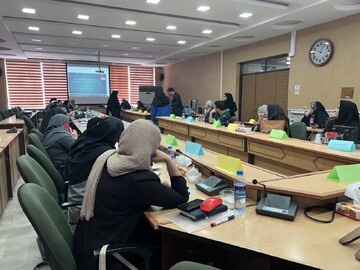 برگزاری کارگاه آموزشی تربیت مربی همیاران و مراقبین اجتماعی کرمانشاه
