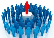 کسی که مشکلات جامعه را درک کرده و راه‌حل آن را بیابد نخبه است