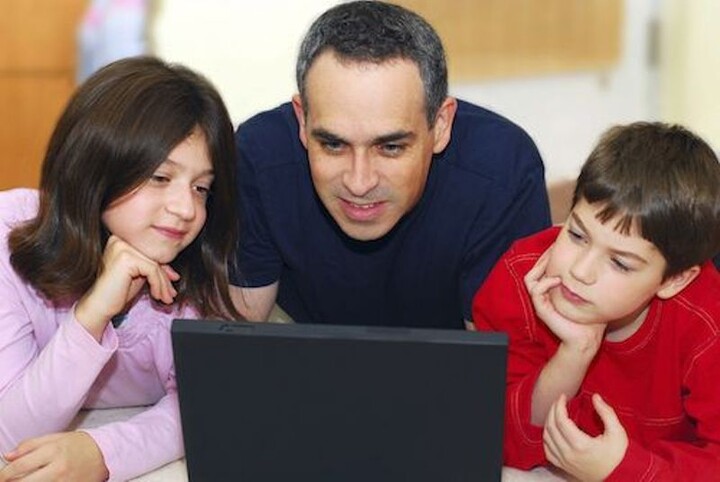 از صفحهنمایش تا واقعیت؛ نقش سواد رسانهای در تربیت کودک سواد رسانه