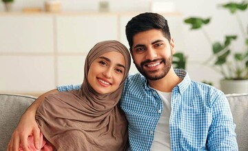 چگونه با همسرمان در جمع برخورد کنیم؟