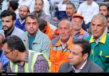 دیدار هزاران نفر از کارگران سراسر کشور با رهبر معظم انقلاب