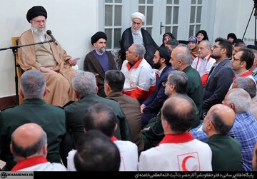 دیدار رهبر معظم انقلاب اسلامی با اعضای ستاد برگزاری کنگره ملی شهدای امدادگر +عکس