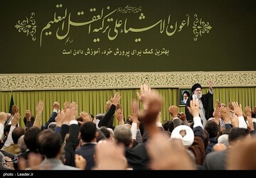 دیدار جمعی از معلمان با رهبر معظم انقلاب