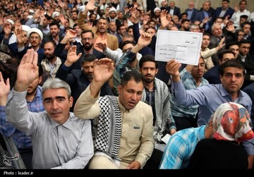 دیدار جمعی از معلمان با رهبر معظم انقلاب