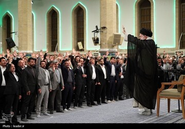 دیدار جمعی از معلمان با رهبر معظم انقلاب