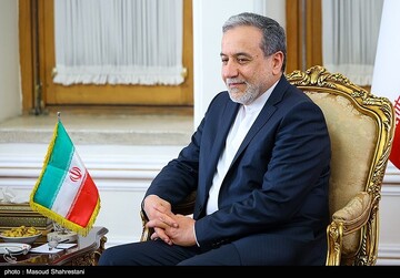 دیدارهای عراقچی با دبیر شورای عالی امنیت ملی ارمنستان و وزیر امور خارجه تاجیکستان