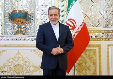 دیدارهای عراقچی با دبیر شورای عالی امنیت ملی ارمنستان و وزیر امور خارجه تاجیکستان