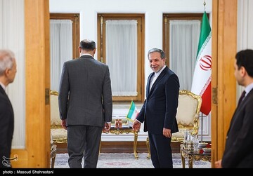 دیدارهای عراقچی با دبیر شورای عالی امنیت ملی ارمنستان و وزیر امور خارجه تاجیکستان