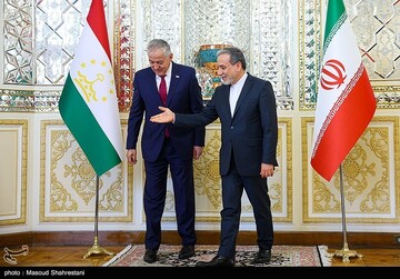 دیدارهای عراقچی با دبیر شورای عالی امنیت ملی ارمنستان و وزیر امور خارجه تاجیکستان