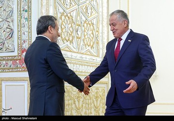 دیدارهای عراقچی با دبیر شورای عالی امنیت ملی ارمنستان و وزیر امور خارجه تاجیکستان