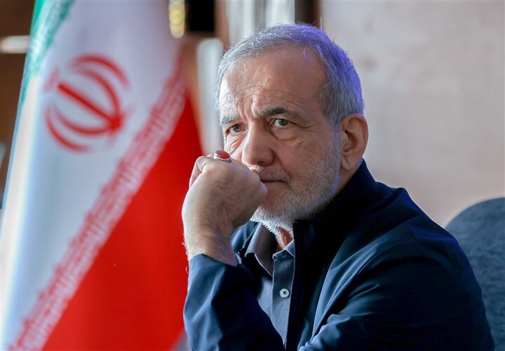 مسعود پزشکیان رئیس‌جمهور صبح امروز دوشنبه در نشستی با وزیر و شورای معاونین وزارت تعاون، کار و رفاه اجتماعی، پس از شنیدن گزارش‌های ارائه شده، با بیان اینکه باور عمیق دارم که اگر راهکارهای کارشناسی و صح