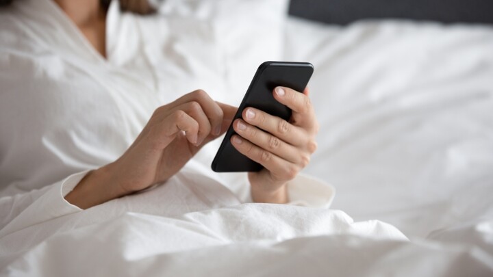 گوشی را کنار بگذارید! شروع روز بدون حواسپرتی گوشی موبایل