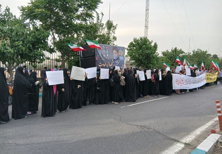 تجمع دانشجویان دانشگاههای تهران در حمایت از حق غنیسازی تجمع دانشجویان دانشگاههای تهران در حمایت از حق غنیسازی