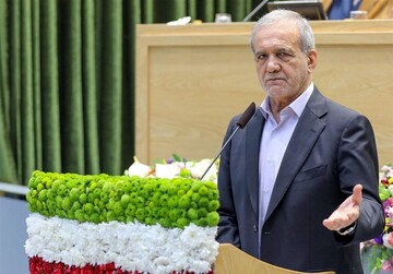 حضور پزشکیان در سالگرد تاسیس دانشگاه آزاد
