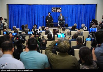 تجدید میثاق کارکنان وزارت امور خارجه با آرمانهای امام خمینی (ره)