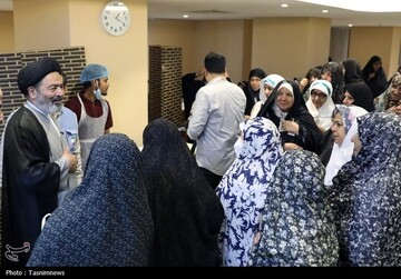 دیدار صمیمی سرپرست حجاج ایرانی با زائران کشورمان در مکه مکرمه