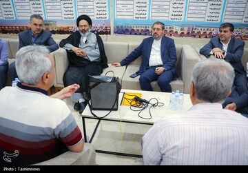 دیدار صمیمی سرپرست حجاج ایرانی با زائران کشورمان در مکه مکرمه