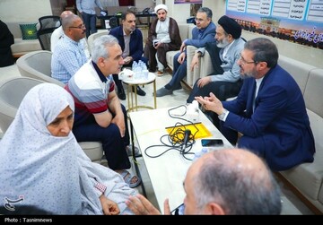 دیدار صمیمی سرپرست حجاج ایرانی با زائران کشورمان در مکه مکرمه