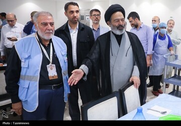 دیدار صمیمی سرپرست حجاج ایرانی با زائران کشورمان در مکه مکرمه
