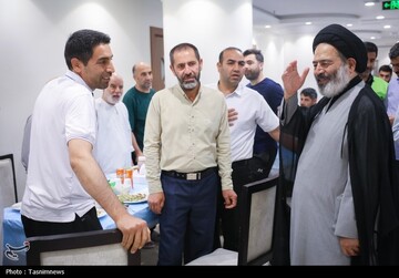 دیدار صمیمی سرپرست حجاج ایرانی با زائران کشورمان در مکه مکرمه