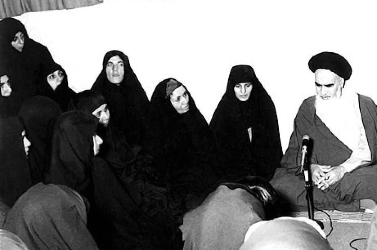 انقلاب امام خمینی (ره)؛ طلوع هویت نوین زن ایرانی